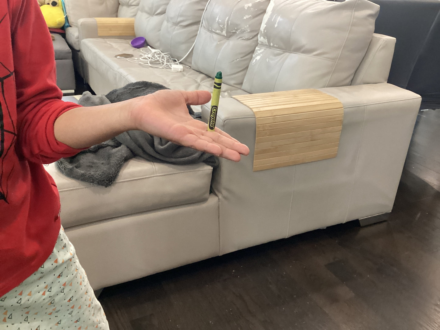 One used green crayon